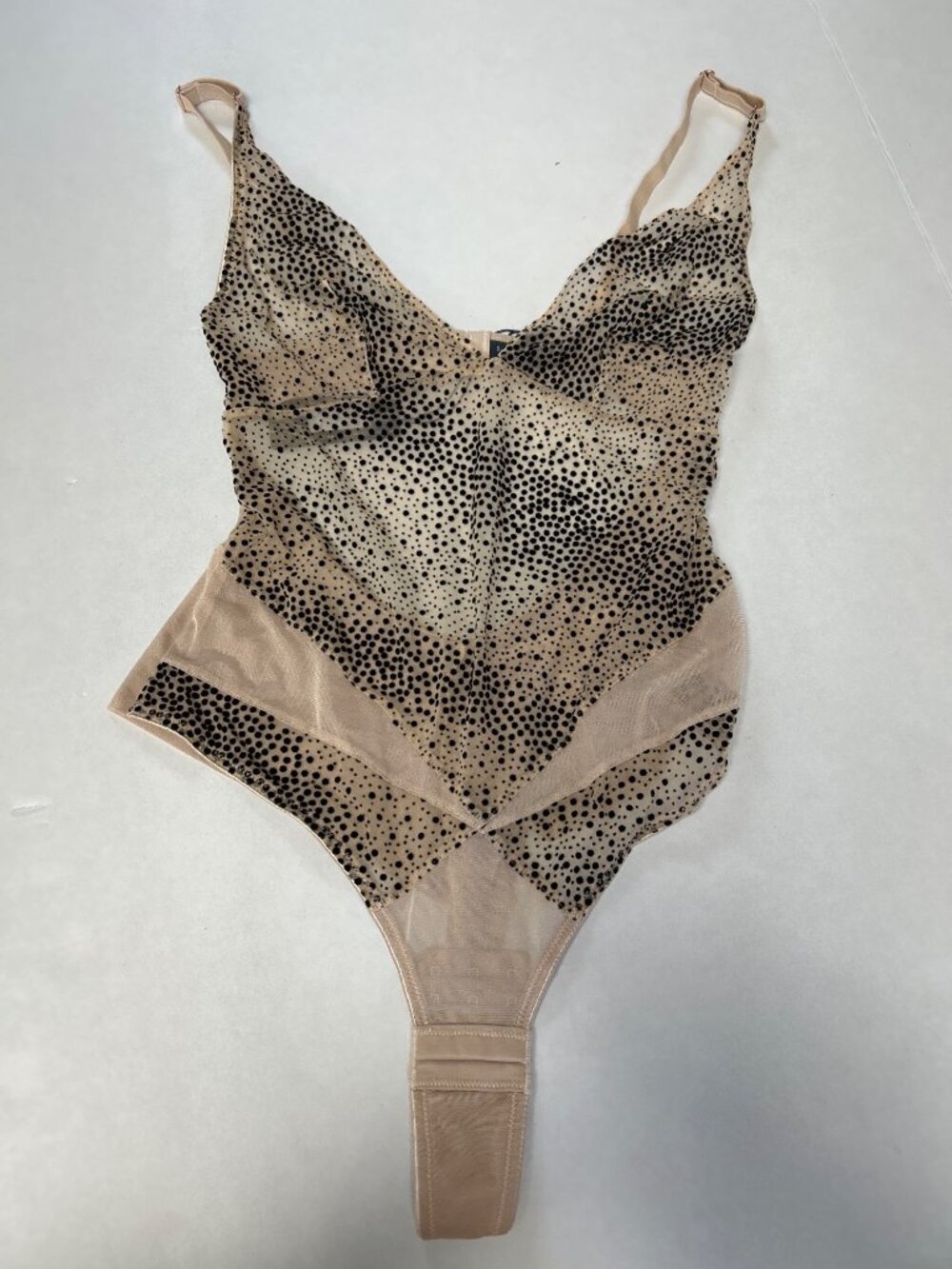 SAMANTHA CHANG V Neck Mesh Dotted Thong Bodysuit Beige /Black Size Medium NWT